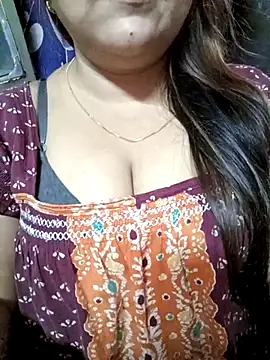 Snapshot of Beautyy38 chatting on March 2025 10:54:01 PM Beautyy38 online show from March 2025 10:54:01 PM