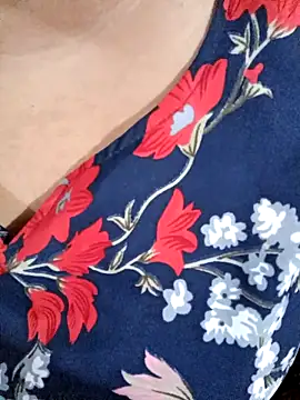 Snapshot of Beautyy38 chatting on November 2025 03:10:02 AM Beautyy38 online show from November 2025 03:10:02 AM