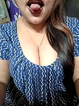 Snapshot of Beautyy38 chatting on February 2025 10:39:02 PM Beautyy38 online show from February 2025 10:39:02 PM