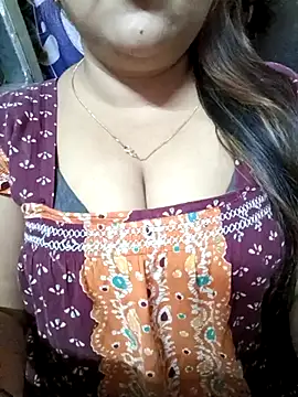 Snapshot of Beautyy38 chatting on March 2025 07:49:02 PM Beautyy38 online show from March 2025 07:49:02 PM