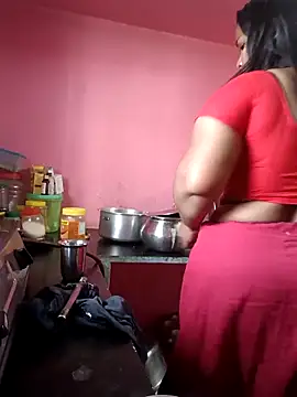 Snapshot of Renuma chatting on December 2025 05:40:02 AM Renuma online show from December 2025 05:40:02 AM