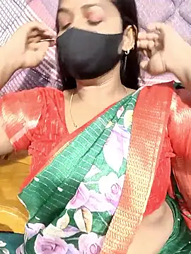 Snapshot of Renuma chatting on December 2025 03:55:01 AM Renuma online show from December 2025 03:55:01 AM