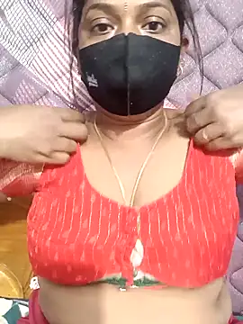 Snapshot of Renuma chatting on February 2026 04:03:02 AM Renuma online show from February 2026 04:03:02 AM