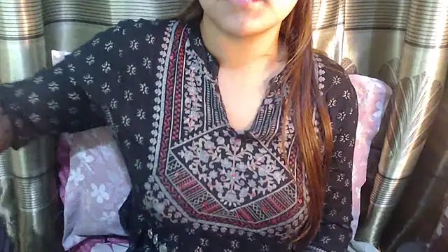 queen angelina online show from December 2025 09:31:02 PM