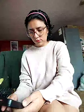 Snapshot of Im_Alma_ chatting on March 2025 01:08:01 PM Im Alma  online show from March 2025 01:08:01 PM