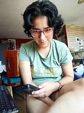 Snapshot of Im_Alma_ chatting on January 2025 04:37:02 PM Im Alma  online show from January 2025 04:37:02 PM