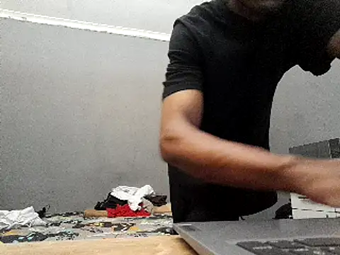 Snapshot of Amazea24 chatting on February 2025 08:59:02 AM Amazea24 online show from February 2025 08:59:02 AM