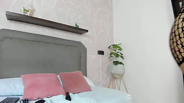 dalila30x online show from June 2026 02:33:01 AM