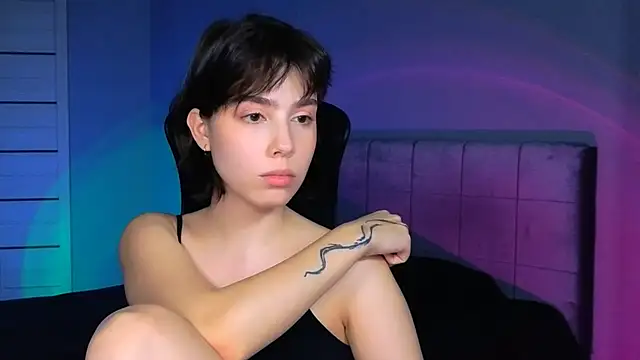 Stacy Gonzales  online show from November 2025 12:09:01 PM