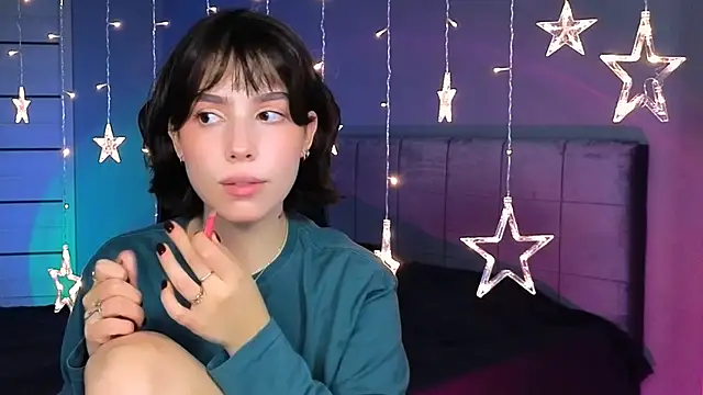 Stacy Gonzales  online show from October 2025 12:04:01 PM