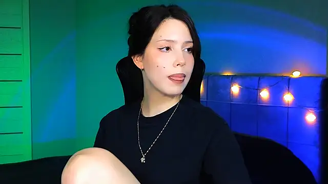 Snapshot of Stacy_Gonzales_ chatting on February 2025 09:21:02 AM Stacy Gonzales  online show from February 2025 09:21:02 AM