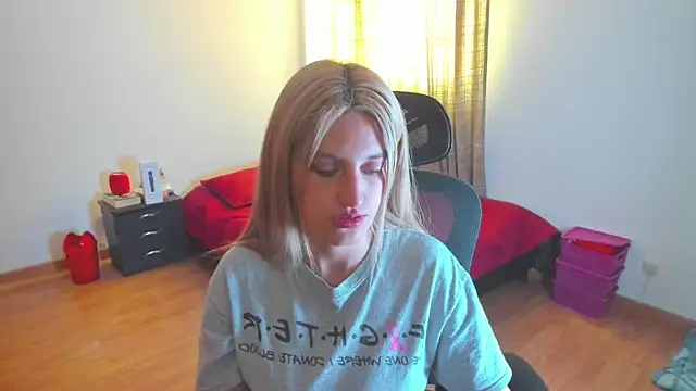 GiaRoussel online show from March 2026 02:16:01 PM