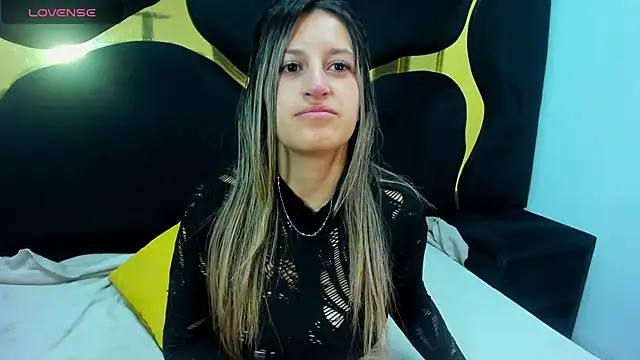 GiaRoussel online show from October 2025 03:08:01 PM