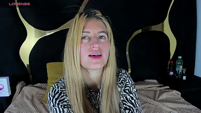 GiaRoussel online show from February 2026 04:40:01 PM