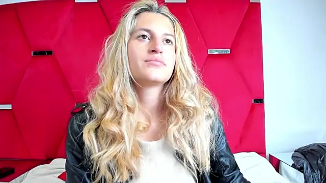 GiaRoussel online show from February 2026 07:46:01 PM