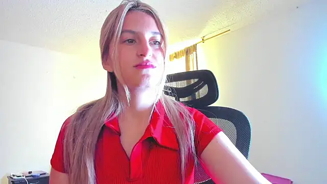 GiaRoussel online show from March 2026 04:31:01 PM