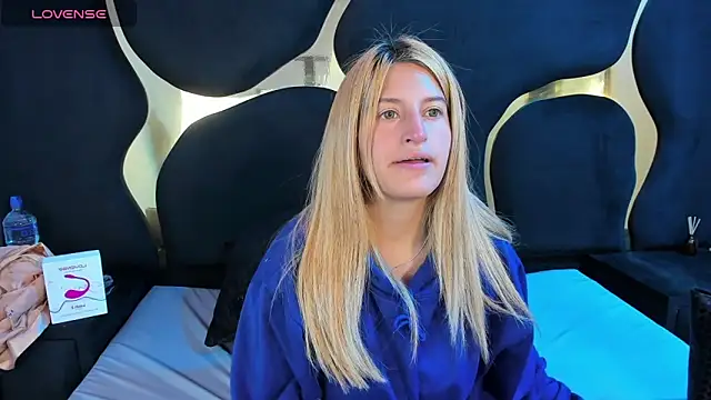 GiaRoussel online show from February 2026 04:28:02 PM