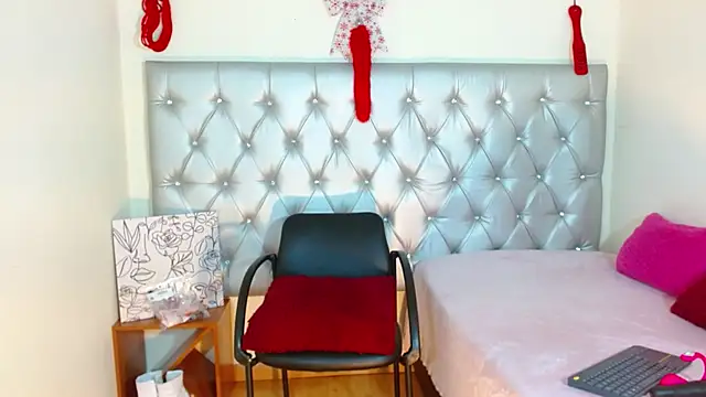 JessicaRabbit04 online show from November 2025 03:29:01 AM