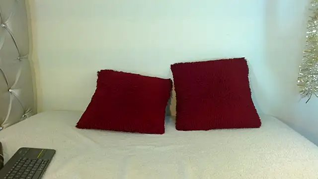 JessicaRabbit04 online show from November 2025 08:46:02 PM