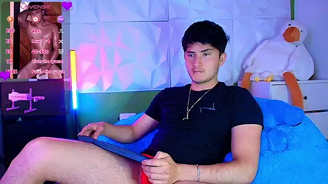 santyago taylor online show from October 2025 07:00:01 PM