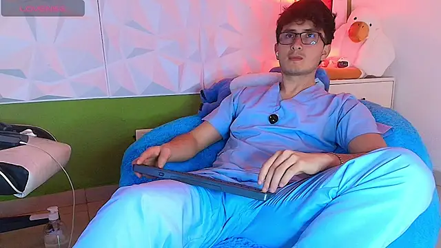 santyago taylor online show from September 2025 06:40:01 PM