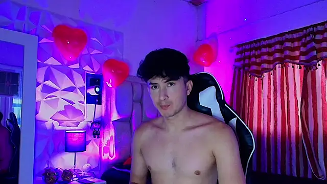 santyago taylor online show from February 2025 10:37:01 PM