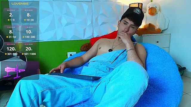 santyago taylor online show from September 2025 06:58:01 PM