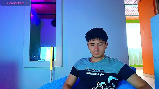 santyago taylor online show from November 2025 06:52:02 PM