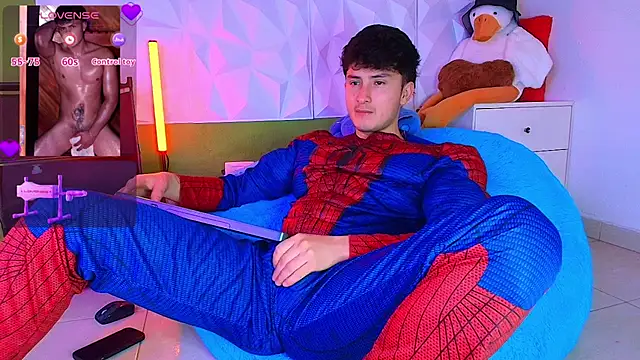 santyago taylor online show from October 2025 07:07:02 PM