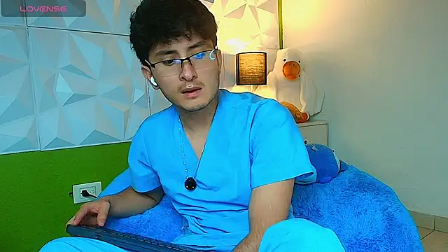 santyago taylor online show from September 2025 06:30:01 PM