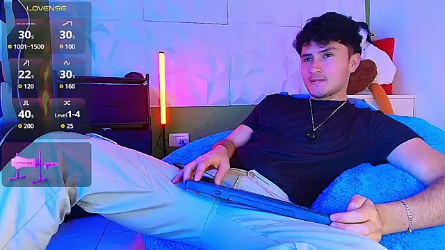 santyago taylor online show from September 2025 08:04:02 PM