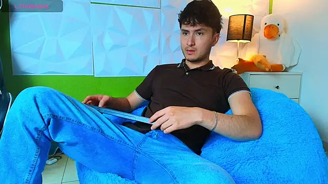 santyago taylor online show from September 2025 06:58:02 PM