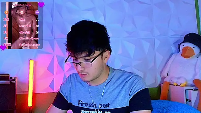 santyago taylor online show from October 2025 06:41:01 PM