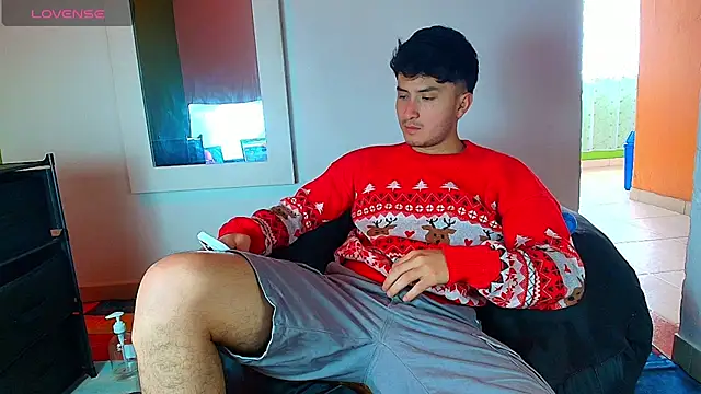 santyago taylor online show from December 2025 06:29:02 PM