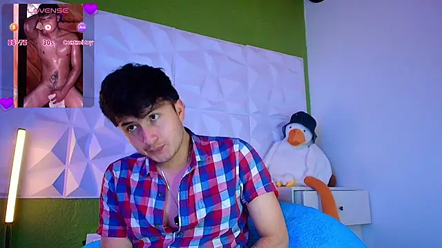 santyago taylor online show from October 2025 06:42:02 PM