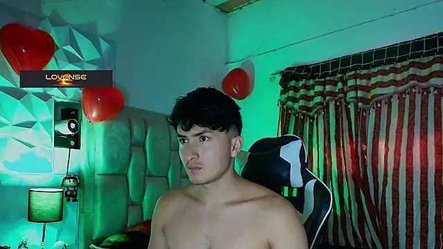 santyago taylor online show from February 2025 07:10:01 PM