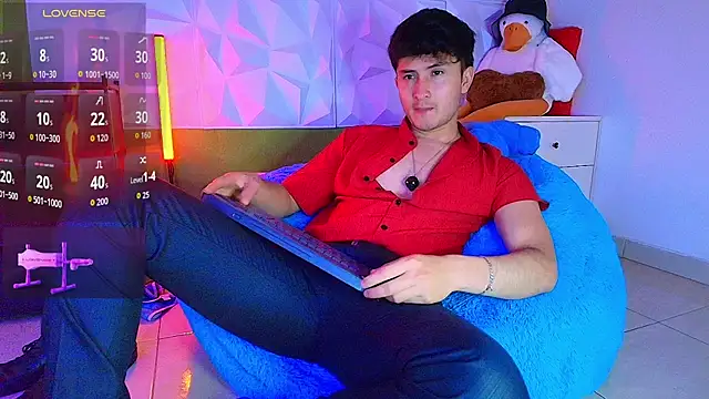 santyago taylor online show from September 2025 06:36:01 PM