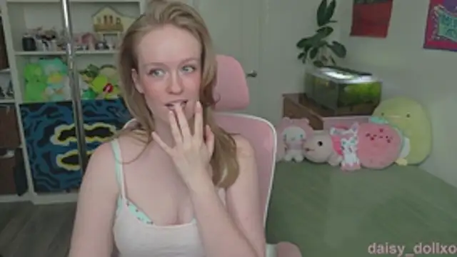 Snapshot of Daisy_Dollxo chatting on April 2026 09:39:01 PM Daisy Dollxo online show from April 2026 09:39:01 PM