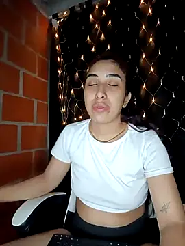 ifeelverywet andhot online show from November 2025 04:19:02 AM