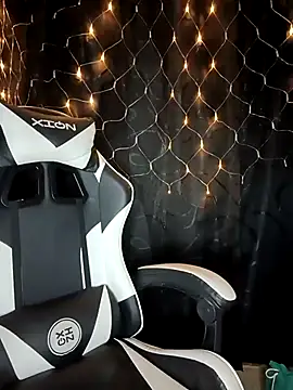 ifeelverywet andhot online show from October 2025 04:35:01 AM