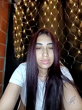 ifeelverywet andhot online show from October 2025 04:01:01 AM