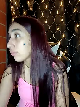 ifeelverywet andhot online show from November 2025 05:11:01 AM