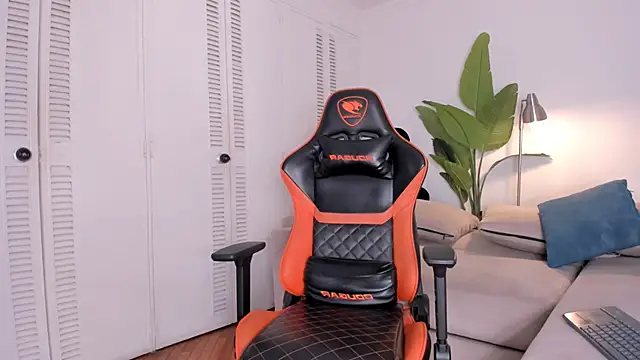 kitty miaa online show from March 2026 04:40:02 AM