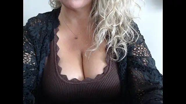 JenniLowen online show from June 2026 07:27:02 AM