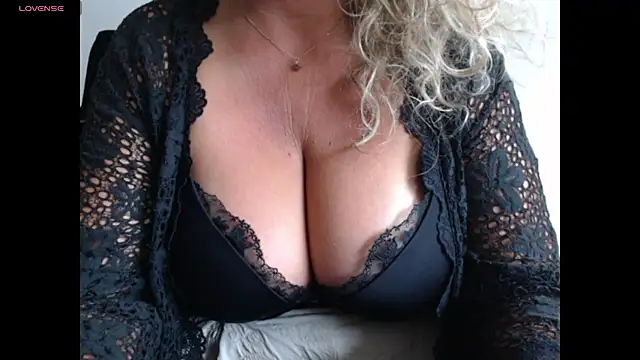 JenniLowen online show from July 2026 09:15:01 AM