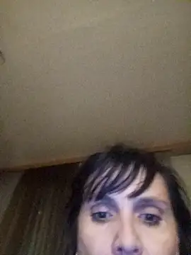 Francenia lolis online show from April 2026 09:40:01 PM