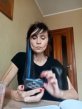 Francenia lolis online show from October 2025 09:32:02 AM