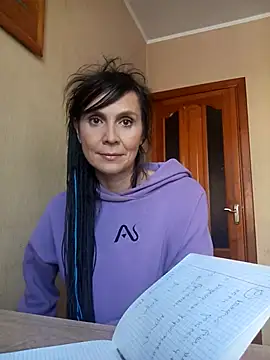 Francenia lolis online show from January 2026 11:02:02 AM