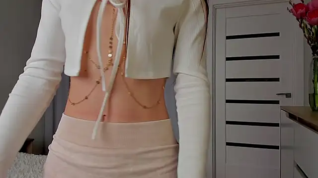 Undertheskin online show from April 2026 09:49:02 AM