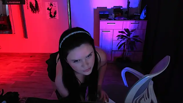 Lora Cain online show from July 2026 02:40:01 PM